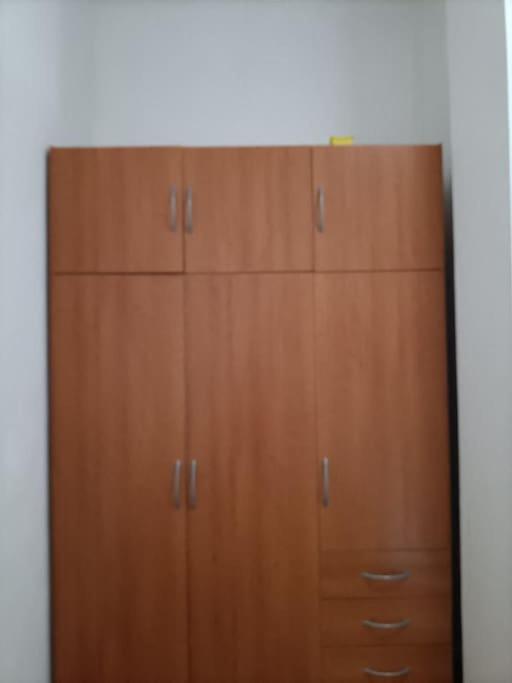 Habitacion En Un Bajo 2 Camas Individual Casa Compartida Abades  Exteriör bild